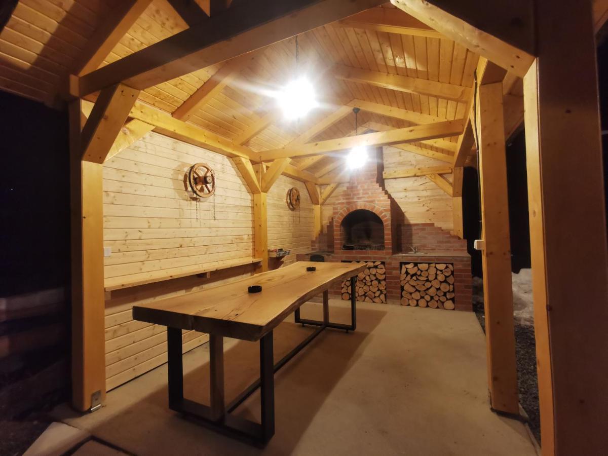 Bear'S Lair Chalet Порумбаку-де-Сус Экстерьер фото