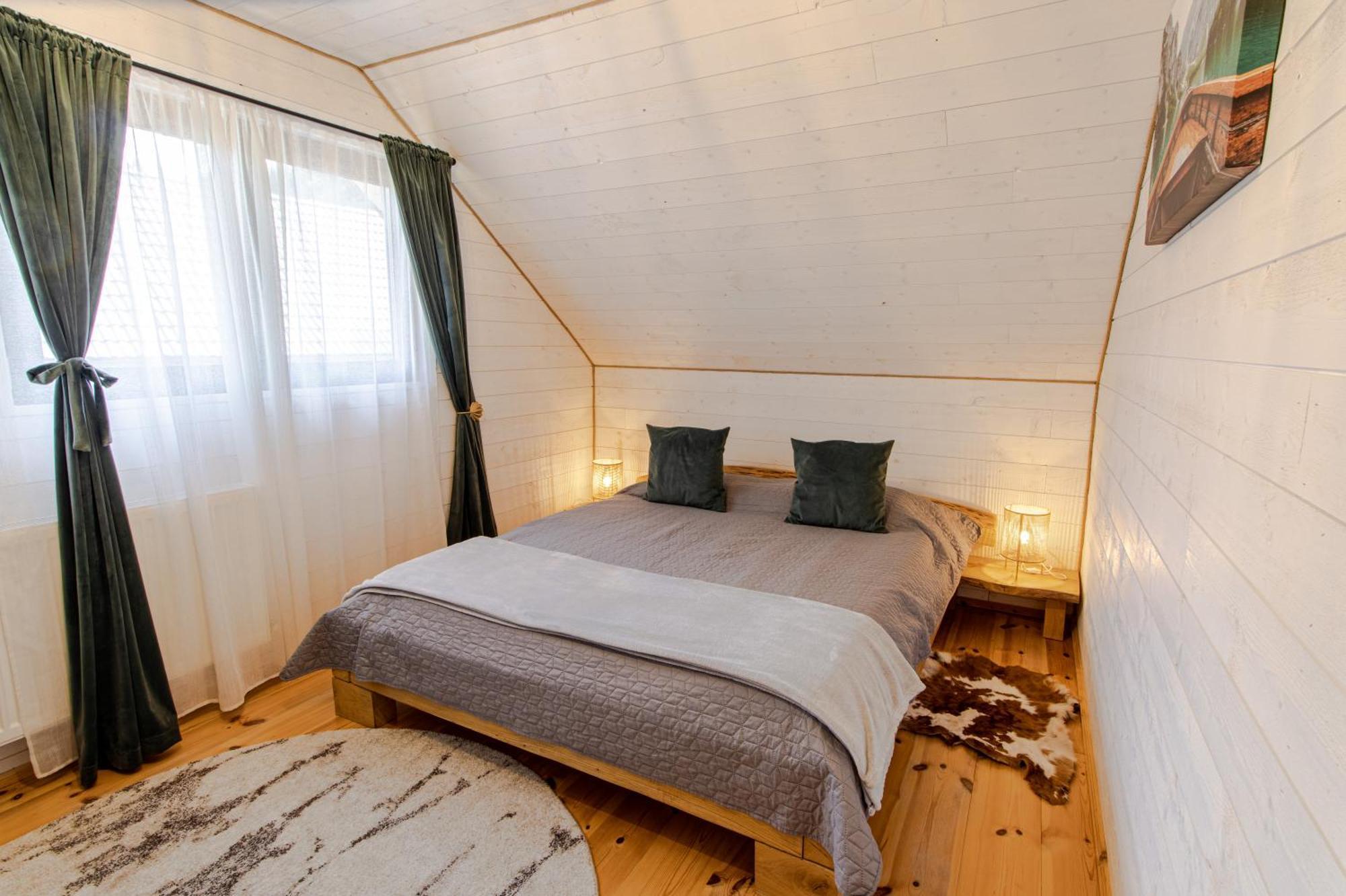 Bear'S Lair Chalet Порумбаку-де-Сус Экстерьер фото