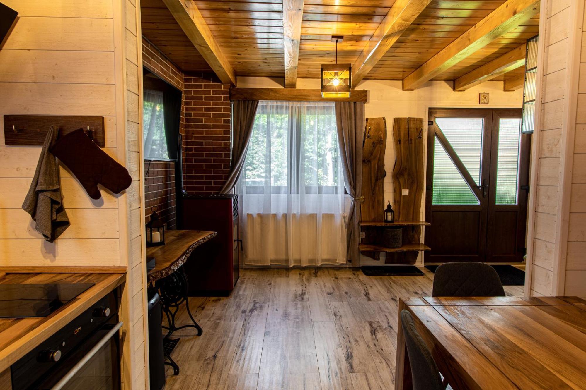 Bear'S Lair Chalet Порумбаку-де-Сус Экстерьер фото