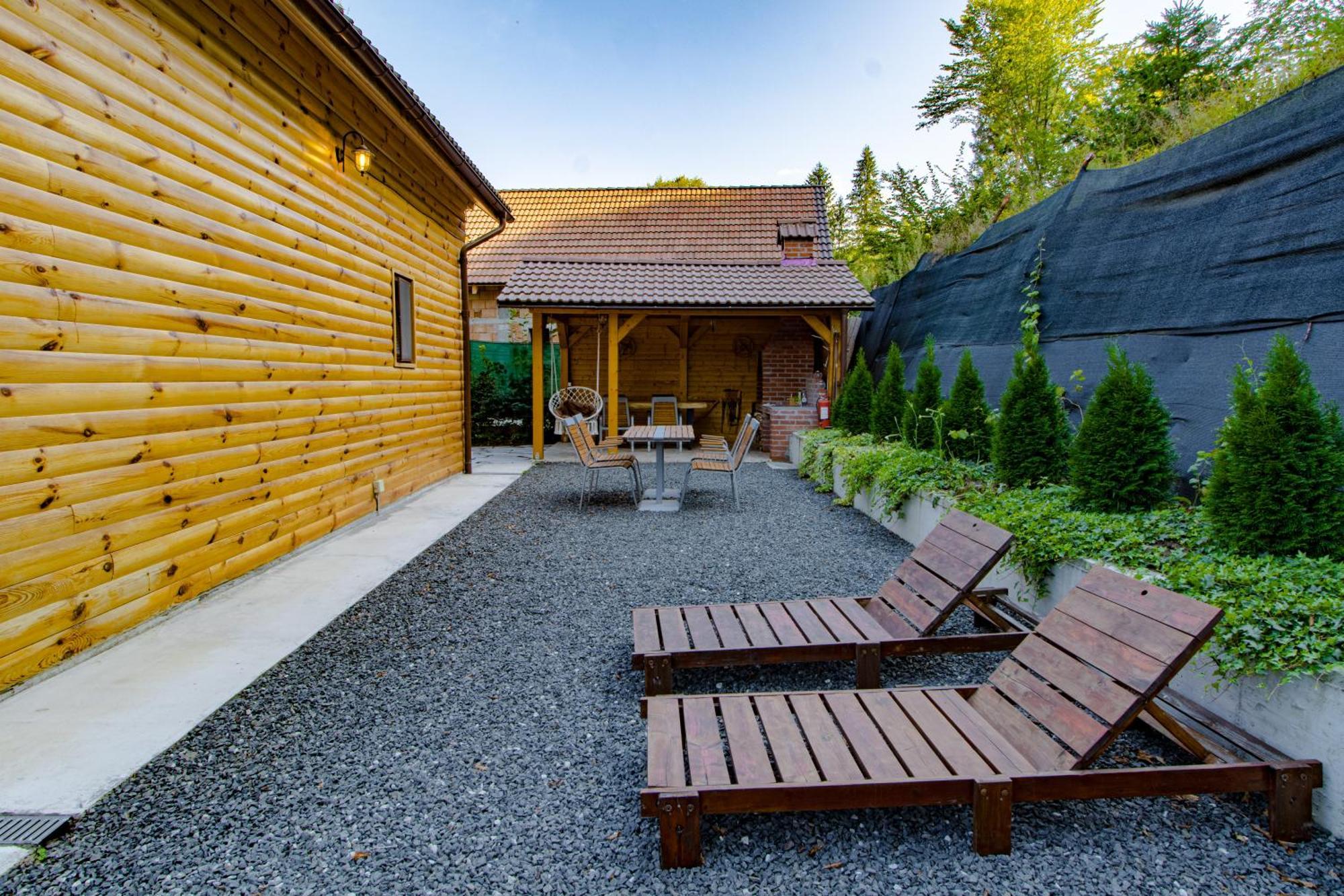 Bear'S Lair Chalet Порумбаку-де-Сус Экстерьер фото