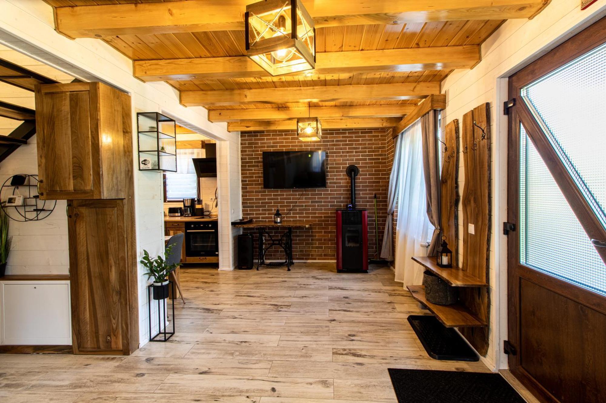 Bear'S Lair Chalet Порумбаку-де-Сус Экстерьер фото
